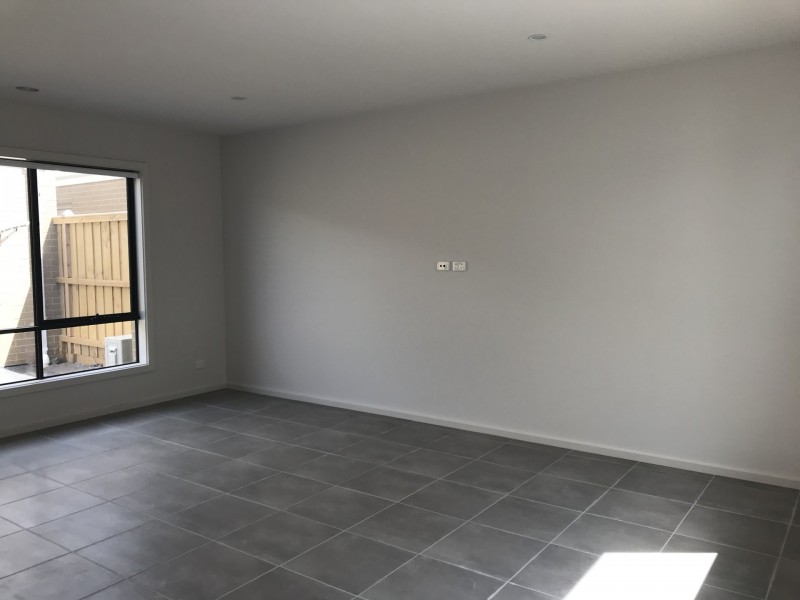 13 Trendale Lane, Clyde VIC 3978