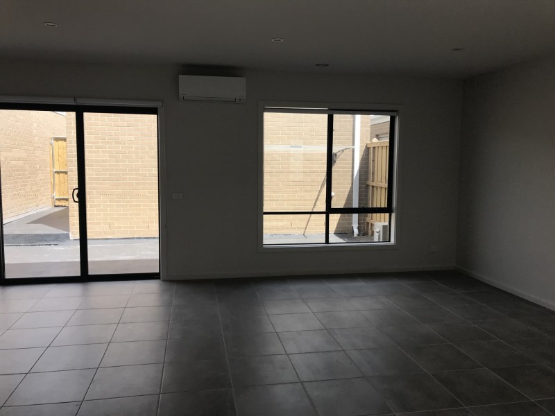 13 Trendale Lane, Clyde VIC 3978