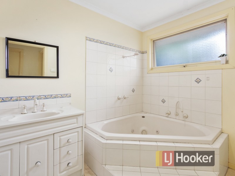 9 Ellery Court, Cranbourne North VIC 3977