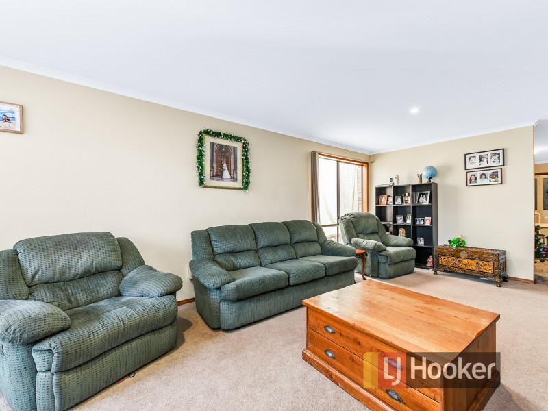 5 Comte Close, Cranbourne West VIC 3977