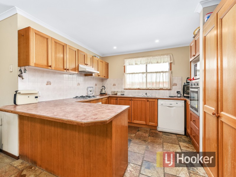 5 Comte Close, Cranbourne West VIC 3977