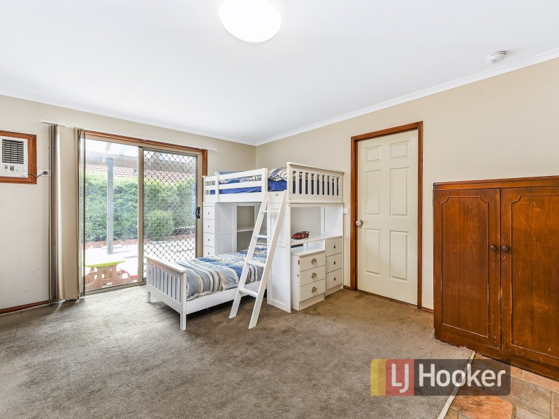 5 Comte Close, Cranbourne West VIC 3977