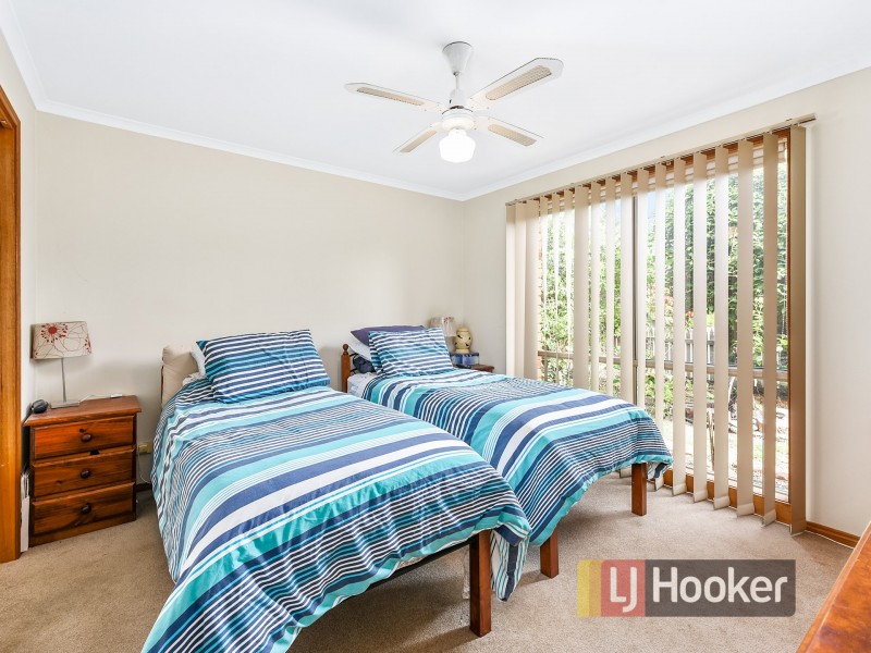 5 Comte Close, Cranbourne West VIC 3977