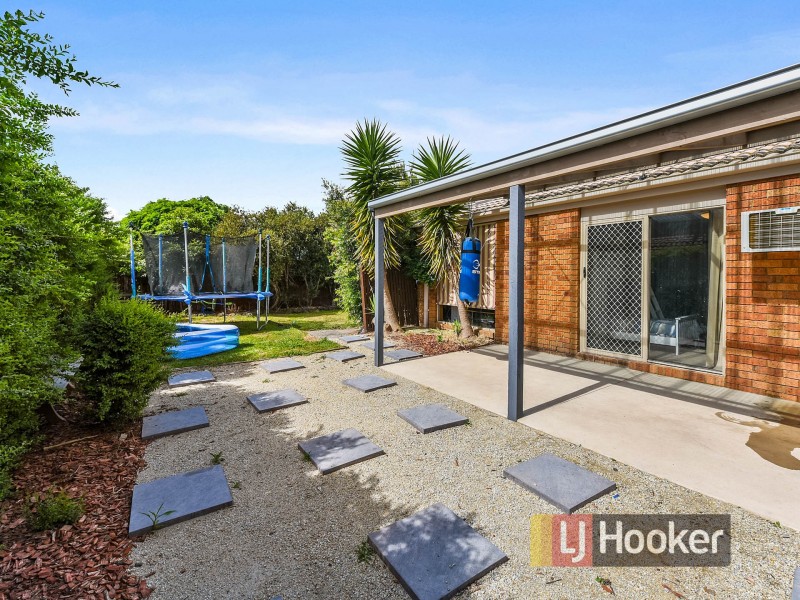 5 Comte Close, Cranbourne West VIC 3977