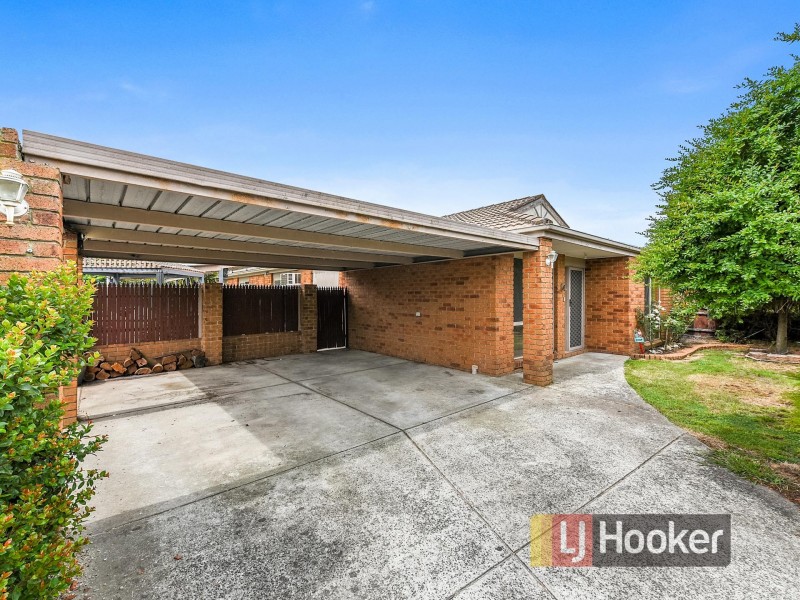 5 Comte Close, Cranbourne West VIC 3977