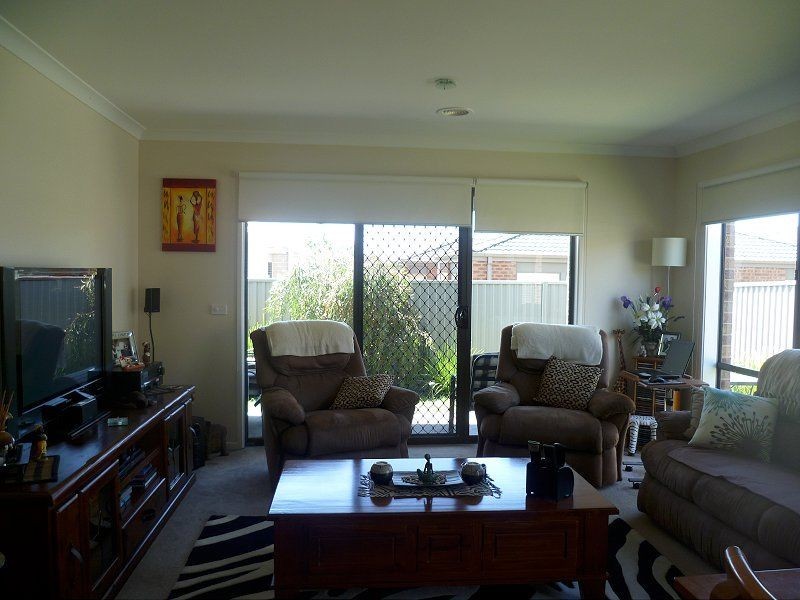 13 Avalon Crescent, Cranbourne VIC 3977
