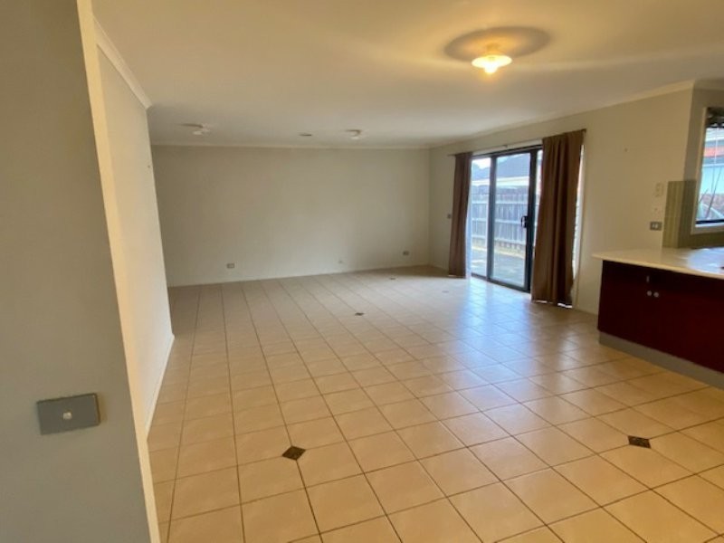 4/140 Camms Road, Cranbourne VIC 3977