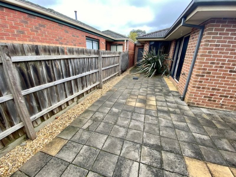 4/140 Camms Road, Cranbourne VIC 3977