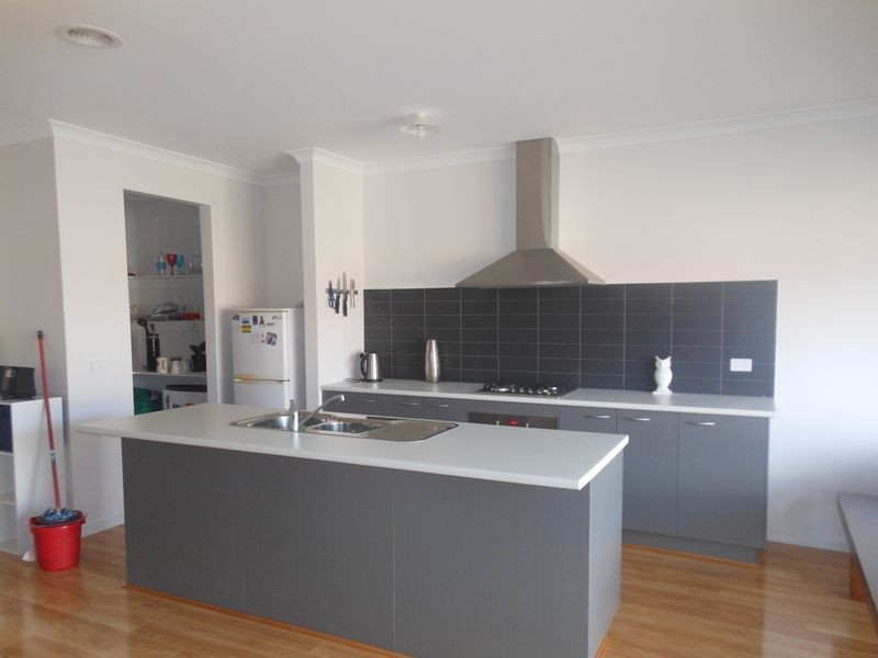 9 Pyrenees Road, Cranbourne VIC 3977