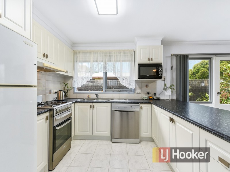 18 Arnold Street, Cranbourne VIC 3977