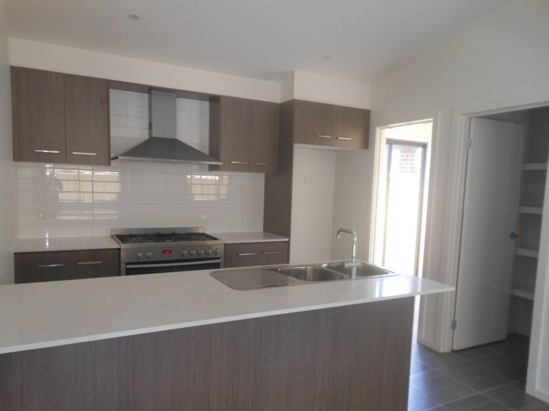 85 Green Gully Road, Clyde VIC 3978