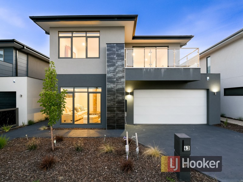 43 Fitzwilliam Circuit, Clyde North VIC 3978