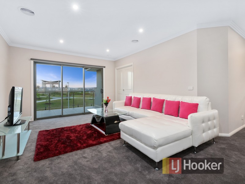 43 Fitzwilliam Circuit, Clyde North VIC 3978