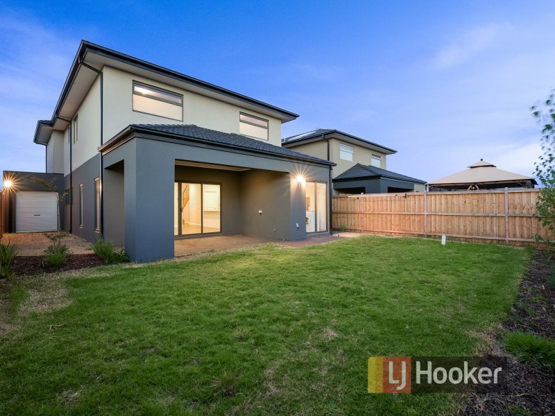43 Fitzwilliam Circuit, Clyde North VIC 3978