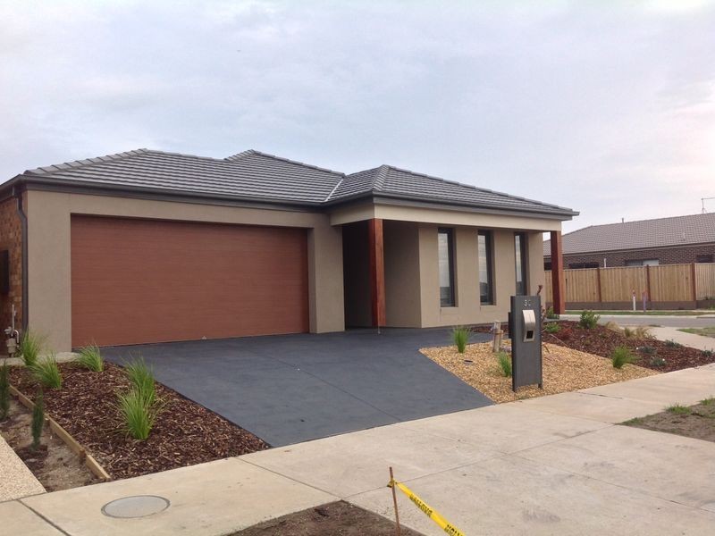 30 Waterways Drive, Cranbourne North VIC 3977