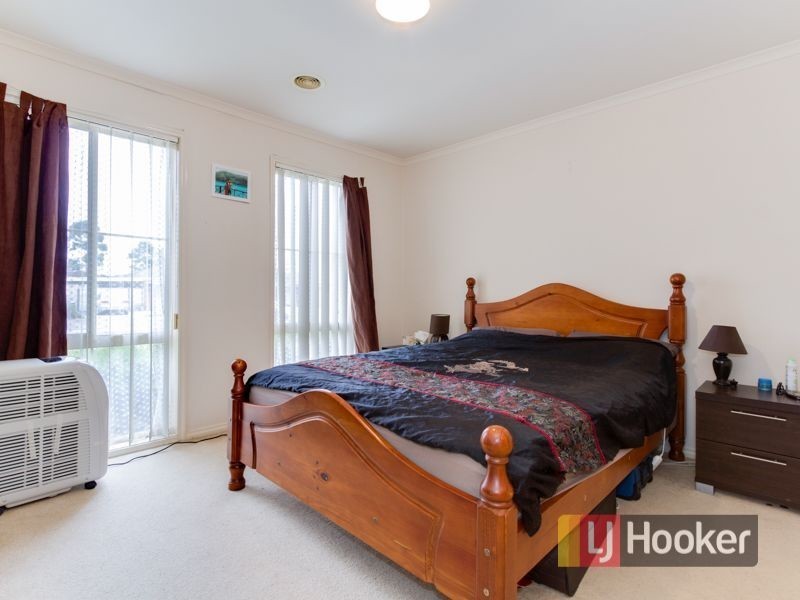 17 Gowrie Place, Cranbourne VIC 3977