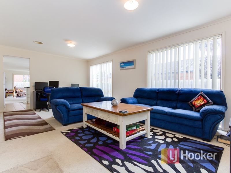 17 Gowrie Place, Cranbourne VIC 3977