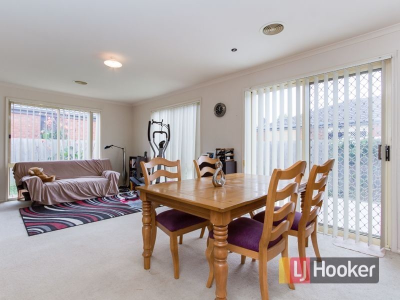 17 Gowrie Place, Cranbourne VIC 3977