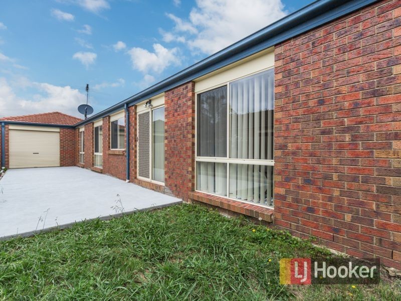 17 Gowrie Place, Cranbourne VIC 3977