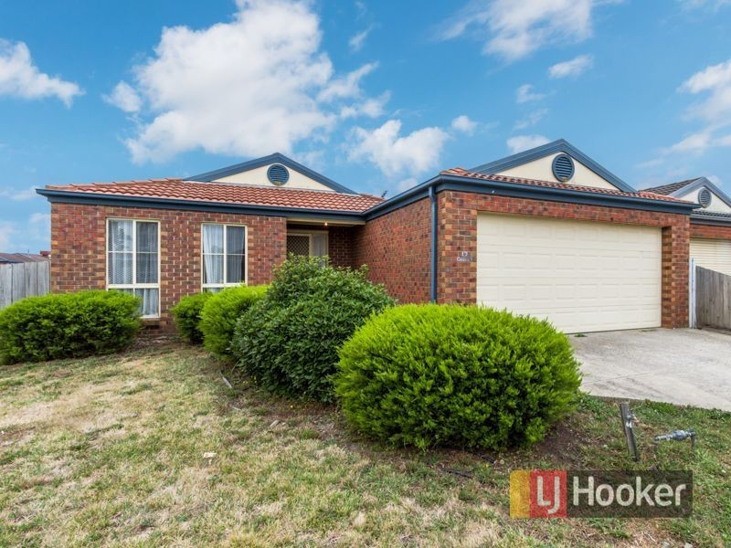 17 Gowrie Place, Cranbourne VIC 3977