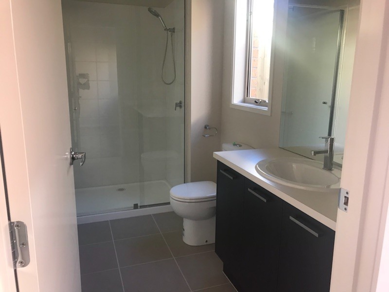 32 Sloane Drive, Clyde North VIC 3978