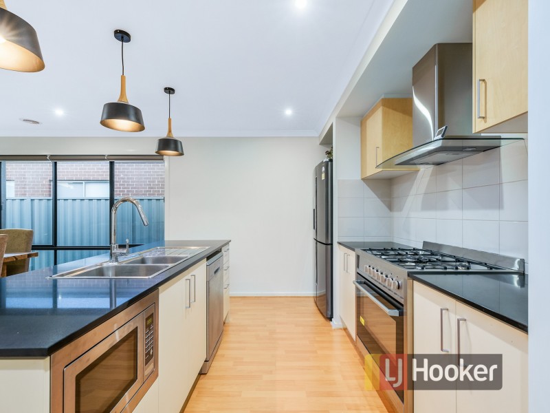 115 Lineham Drive, Cranbourne East VIC 3977