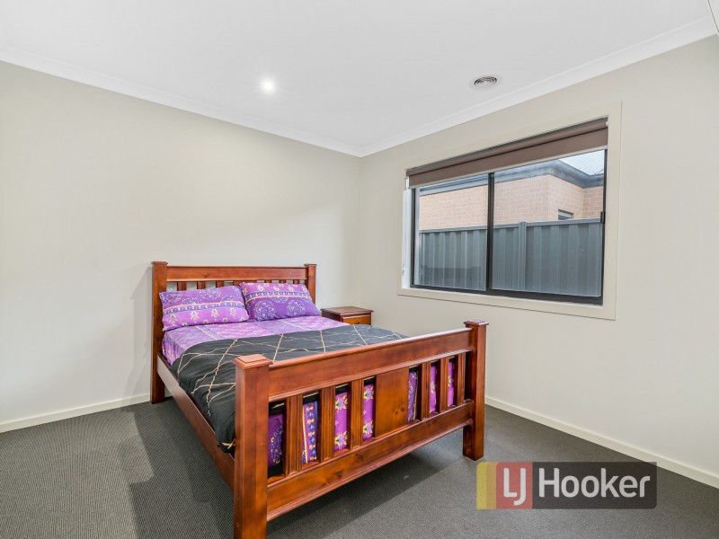 115 Lineham Drive, Cranbourne East VIC 3977