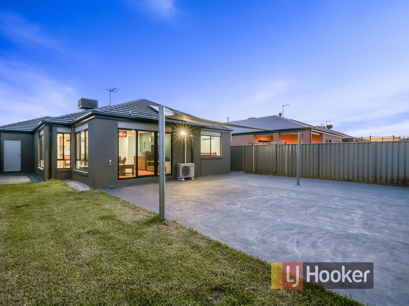 115 Lineham Drive, Cranbourne East VIC 3977