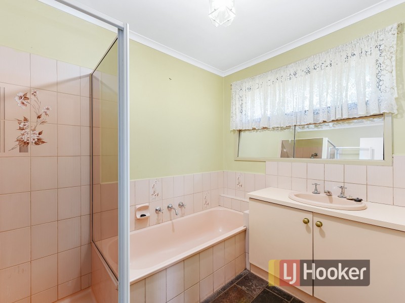 18 Peppercorn court, Cranbourne North VIC 3977
