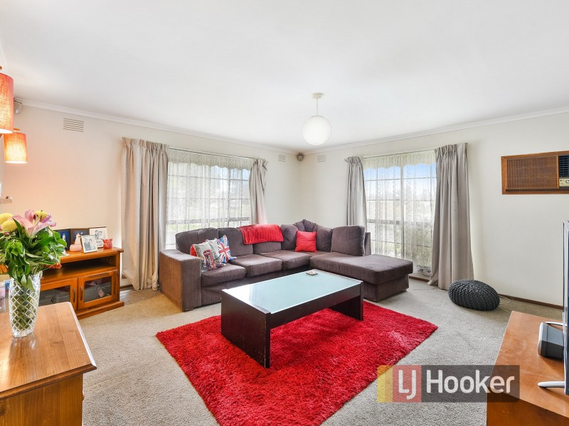 14 Cranbourne Drive, Cranbourne VIC 3977