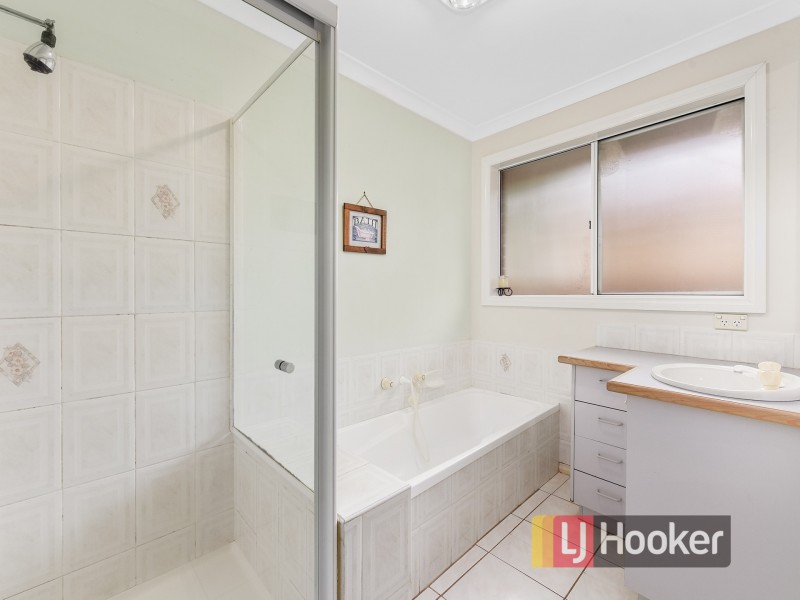 45 Hamilton Drive, Cranbourne North VIC 3977