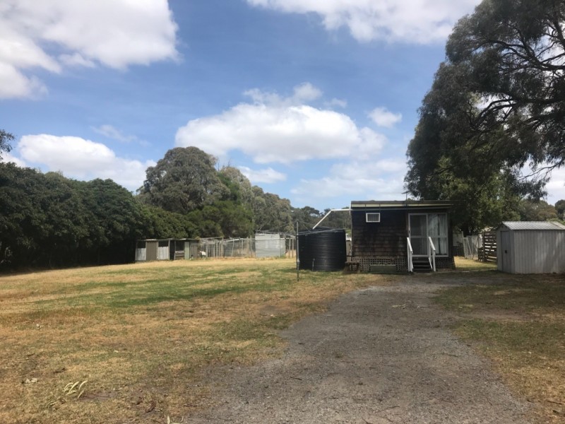 8a Heather Grove, Cranbourne East VIC 3977