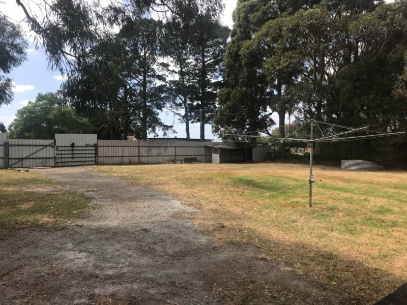 8a Heather Grove, Cranbourne East VIC 3977