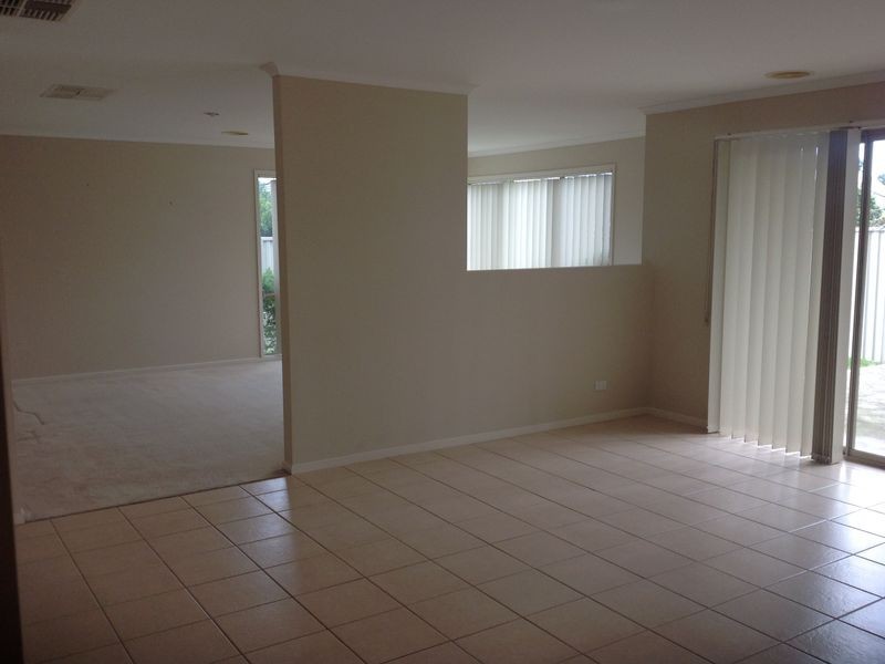 5 Aston Glade, Cranbourne VIC 3977