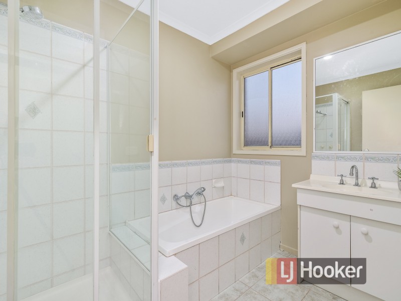 8 Millbank Place, Cranbourne VIC 3977