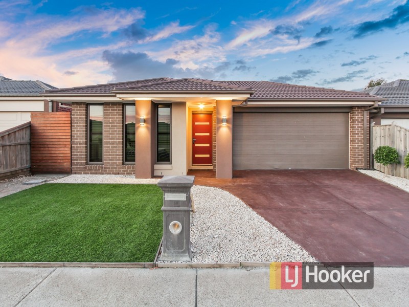 22 Blackledge Drive, Cranbourne East VIC 3977