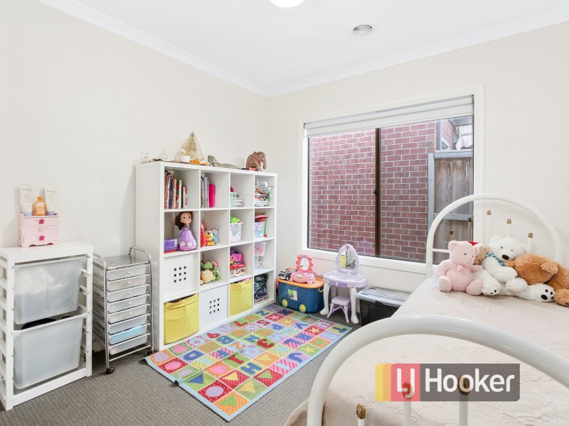22 Blackledge Drive, Cranbourne East VIC 3977