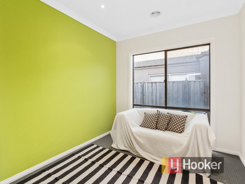 22 Blackledge Drive, Cranbourne East VIC 3977