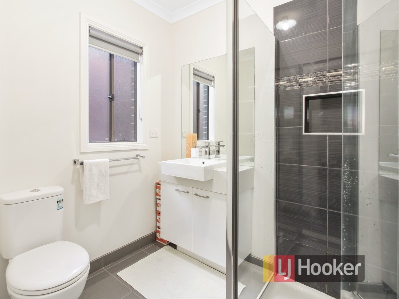 22 Blackledge Drive, Cranbourne East VIC 3977