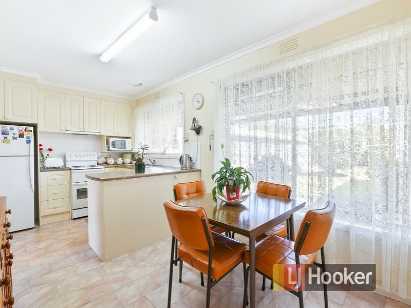 34 Campbell Parade, Cranbourne VIC 3977