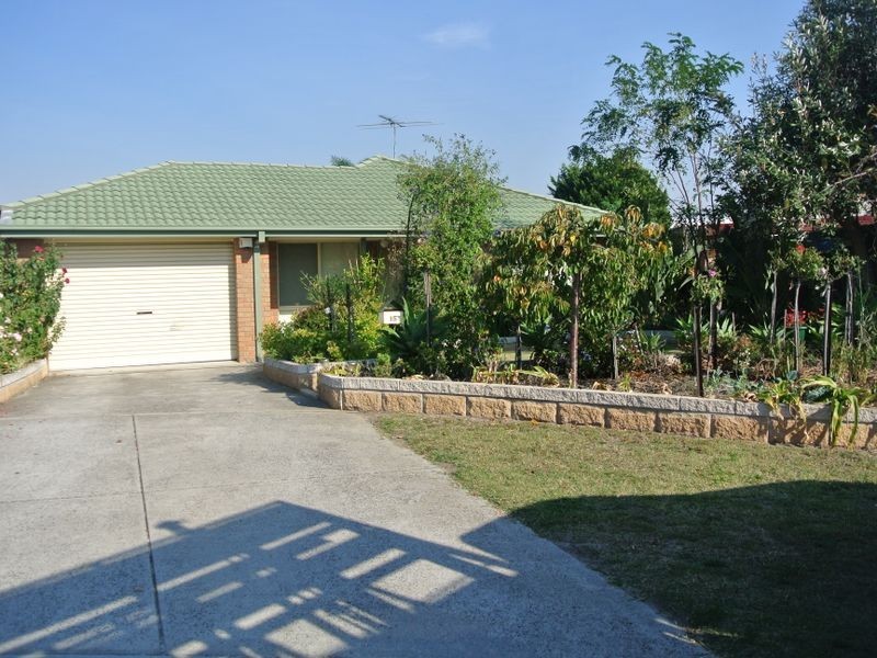 15 Alamanda Way, Cranbourne North VIC 3977