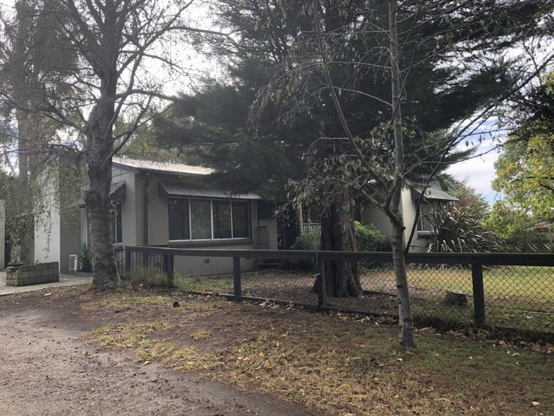 27 Finsbury Road, Devon Meadows VIC 3977