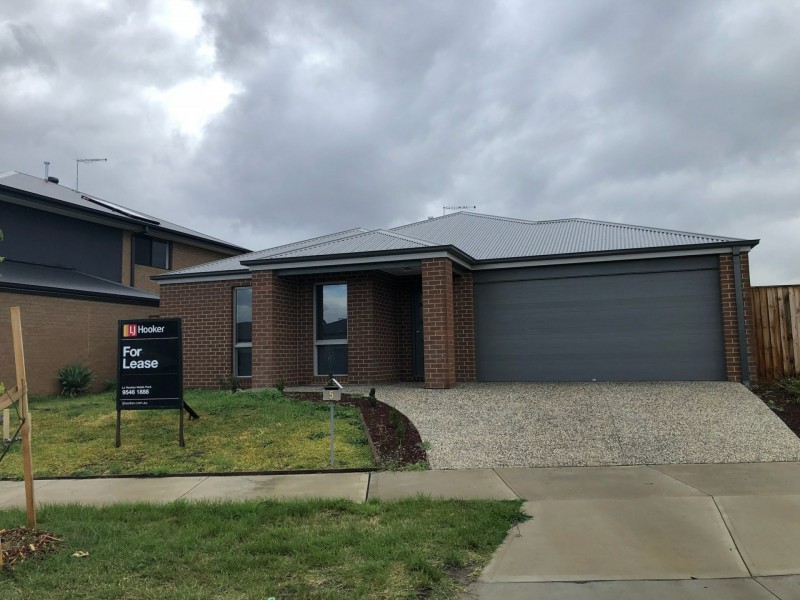 5 Curved Trunk Road, Officer VIC 3809