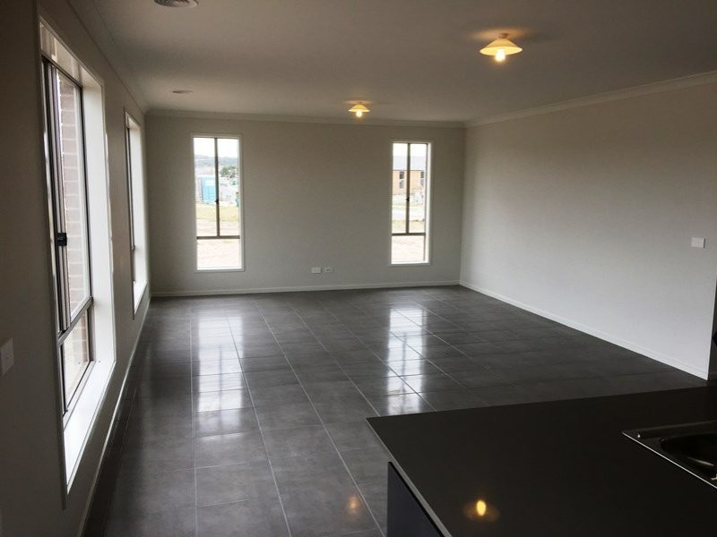 5 Curved Trunk Road, Officer VIC 3809