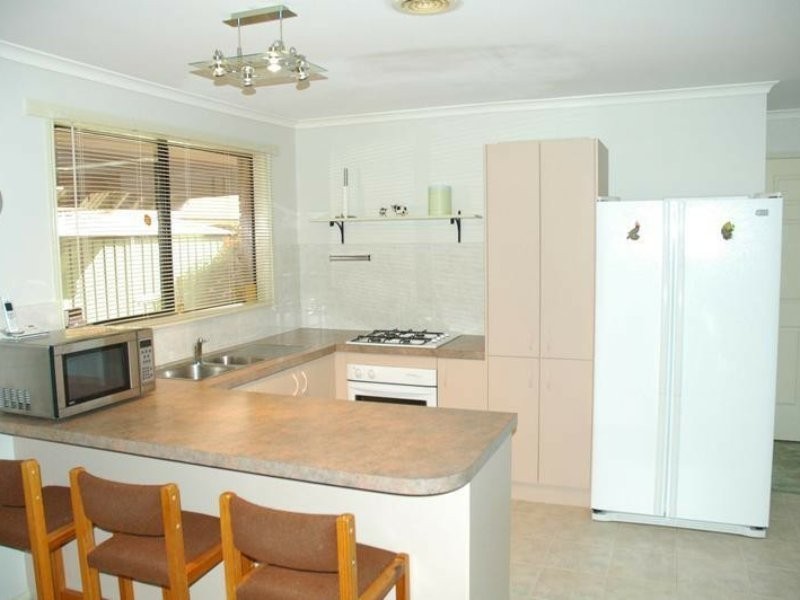 3 Knowing Close, Cranbourne West VIC 3977