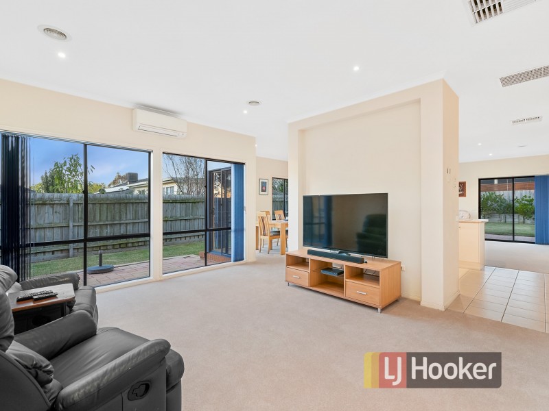 4 Park City Drive, Lynbrook VIC 3975