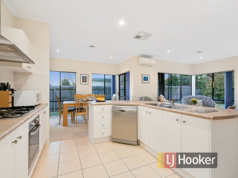 4 Park City Drive, Lynbrook VIC 3975