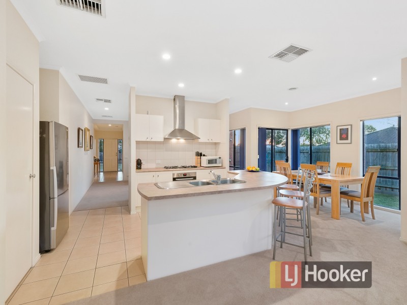 4 Park City Drive, Lynbrook VIC 3975