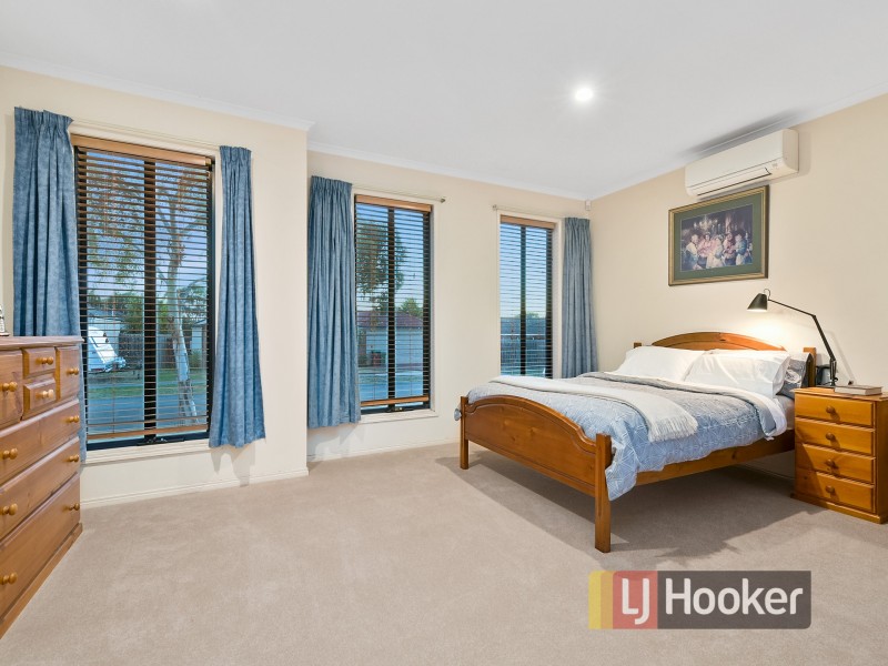 4 Park City Drive, Lynbrook VIC 3975
