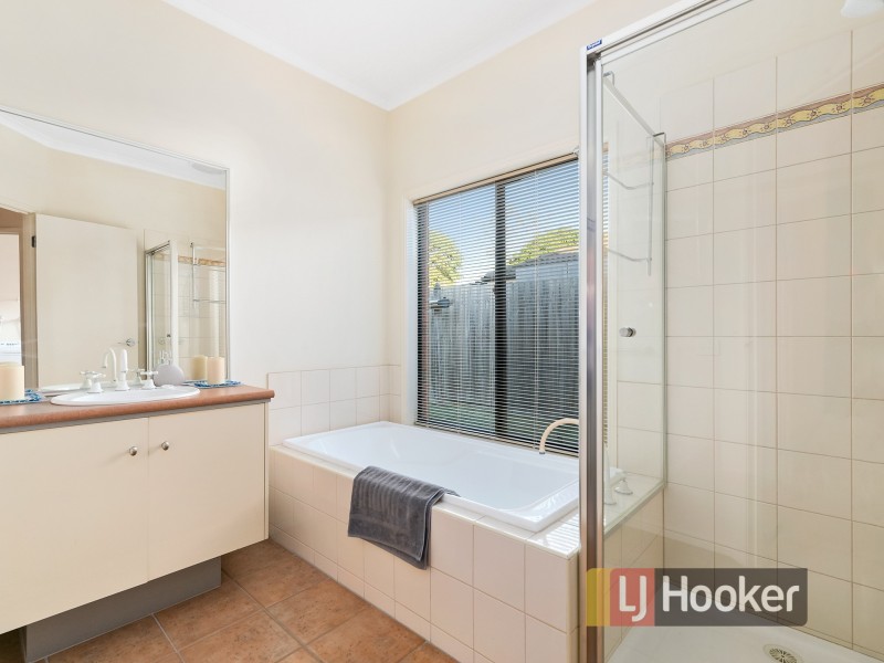 4 Park City Drive, Lynbrook VIC 3975